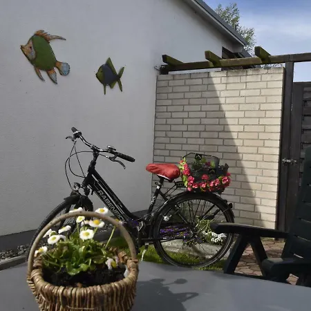 Delightful In Niehagen Near Seabeach Wustrow (Fischland)